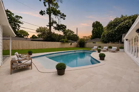 Exterior - 18918 Casper Dr, Spring, TX 77373 photo 4 of 5