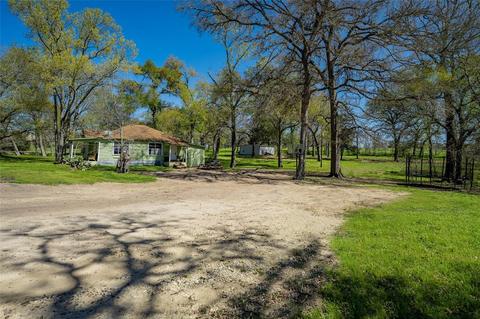 2283 Tigerpoint Rd, Brenham, TX 77833 | 17 Photos | MLS #9039515 - Movoto