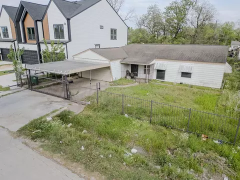 7121 England St, Houston, TX 77021