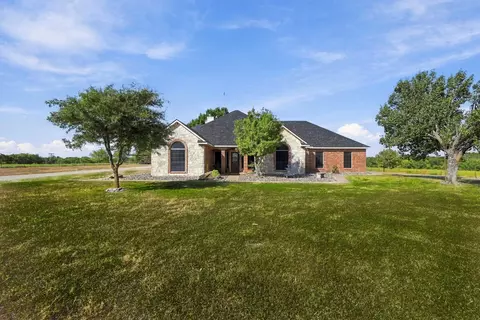 4218 Fm 66, Waxahachie, TX 75167