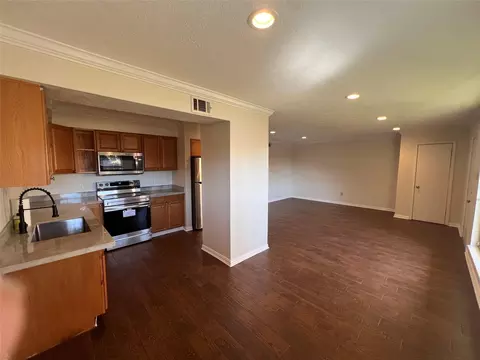 7714 Renwick Dr #C36, Houston, TX 77081