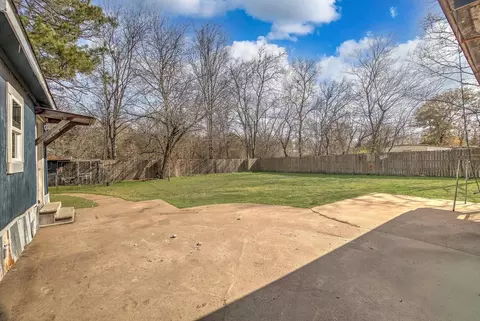 Exterior - 158 E 7th St, Trinity, TX 75862 photo 4 of 10