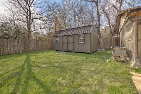 Exterior - 158 E 7th St, Trinity, TX 75862 photo 5 of 10