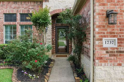 1737 Round Oak Ln, Conroe, TX 77304