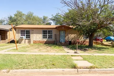 502 N 10th St, Lamesa, TX 79331
