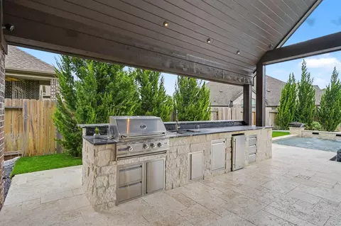 Kitchen - 343 Torrey Bloom Loop, Conroe, TX 77304 photo 5 of 5