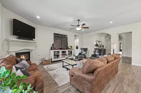 Living - 343 Torrey Bloom Loop, Conroe, TX 77304 photo 3 of 3