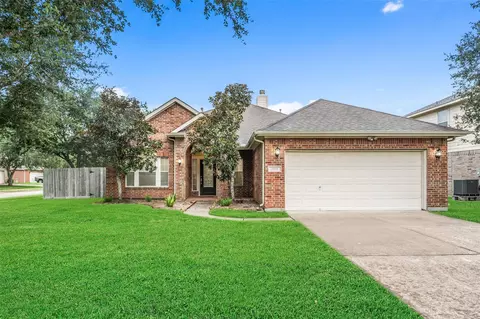2119 Kingfisher Ct, League City, TX 77573