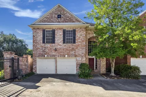 2410 Briar Ridge Dr, Houston, TX 77057