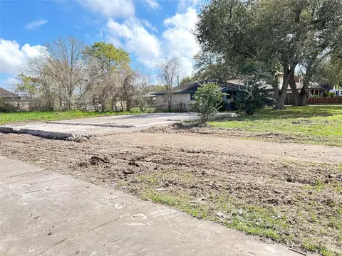 145 Blueberry St, Bridge City, TX 77611