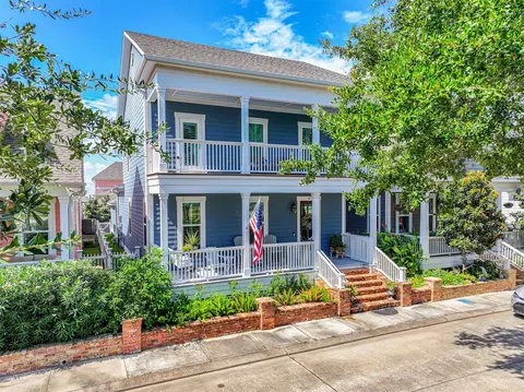 4 Curiosity Ln, Galveston, TX 77554