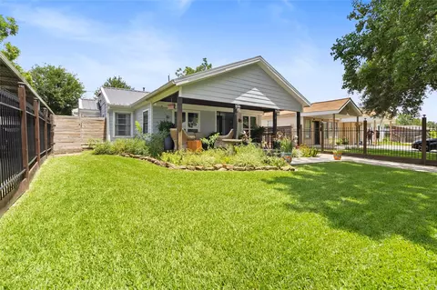8165 Garland St, Houston, TX 77017