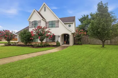 1801 Lindsay Ln, Port Neches, TX 77651