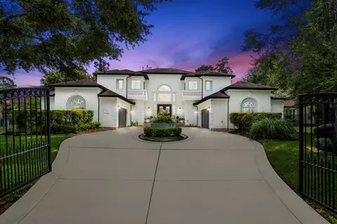 7 Chivary Oaks Ct, The Woodlands, TX 77382