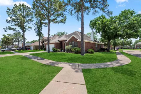18091 Holly Forest Dr, Houston, TX 77084