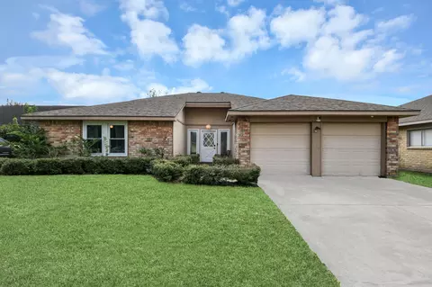 2519 Colonial Ridge Dr, Friendswood, TX 77546