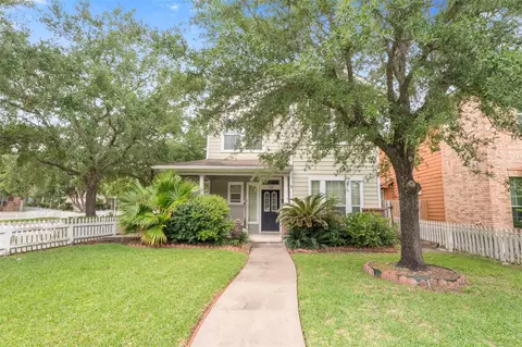7138 Sun Village Dr, Houston, TX 77083