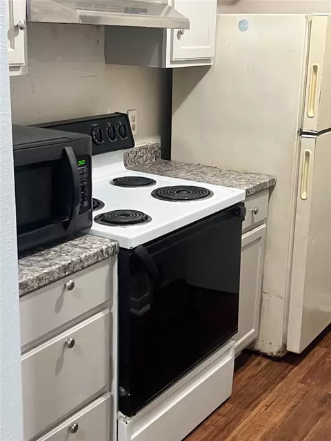 12500 Sandpiper Dr #28, Houston, TX 77035