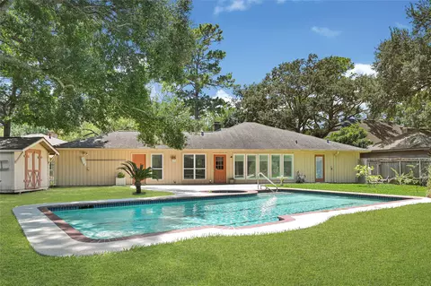 8210 Letica Dr, Houston, TX 77040