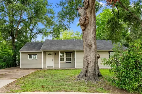 5835 Southseas St, Houston, TX 77033