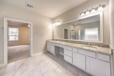 Bath - 2910 Knotty Forest Dr, Spring, TX 77373 photo 2 of 4