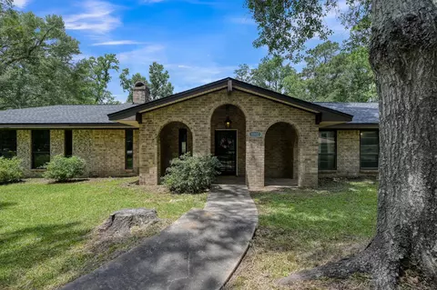 1802 Pin Oak Dr, Conroe, TX 77301