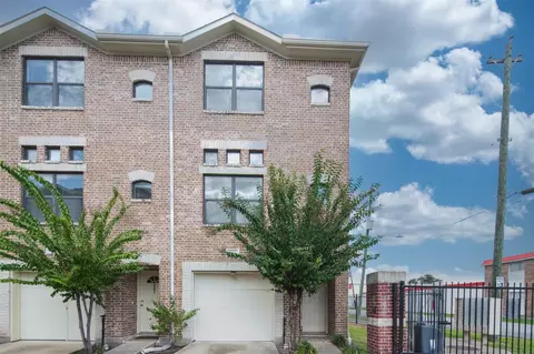 2710 Hullsmith Dr #901, Houston, TX 77063