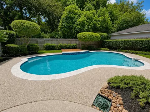 3706 Big Piney Dr, Kingwood, TX 77345