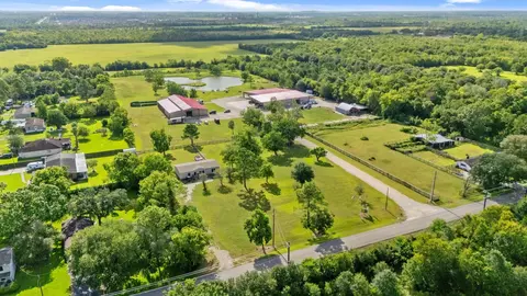 2576 County Road 144, Alvin, TX 77511