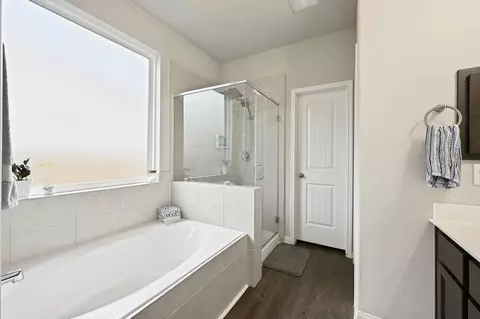 Bath - 5741 Cerrillos Dr, Bryan, TX 77807 photo 2 of 3