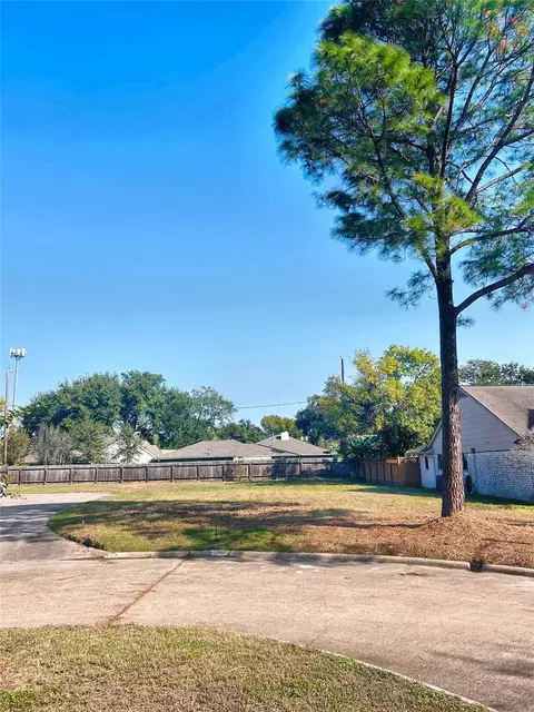 9814 Kindletree Cir, Houston, TX 77040