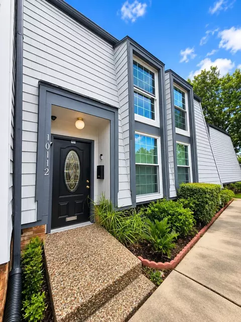 10112 Beekman Place Dr, Houston, TX 77043