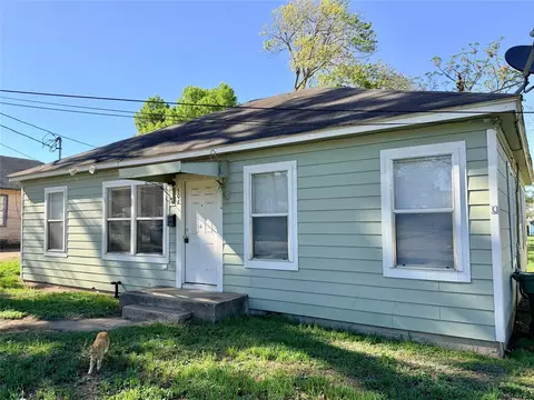 502 W Third St, Brenham, TX 77833