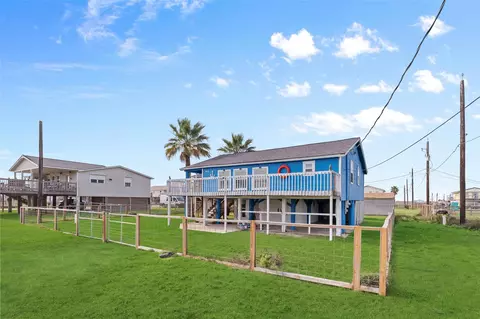 416 Seabean St, Surfside Beach, TX 77541