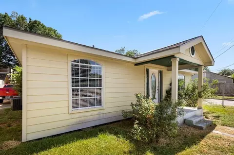 1039 W Cavalcade St, Houston, TX 77009