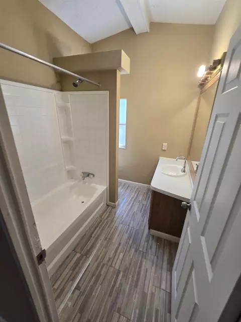 Bath - 11404 Metts Rd, Conroe, TX 77306 photo 5 of 5