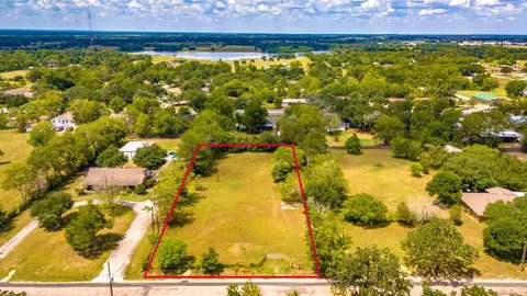 1519 E Morris St, Madisonville, TX 77864