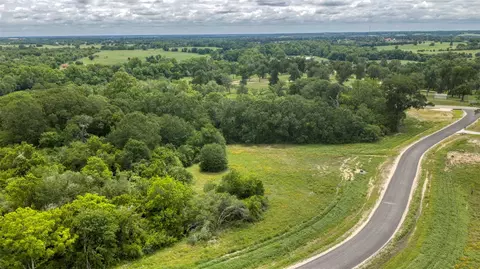 2-33 Windmill Rdg, Brenham, TX 77833