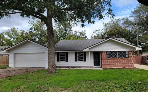1211 Crestmont St, Wharton, TX 77488