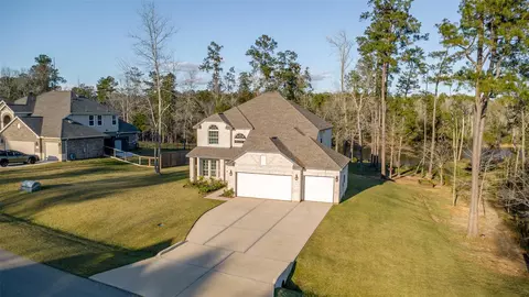 11731 Oakwood Ranch Dr, Willis, TX 77378