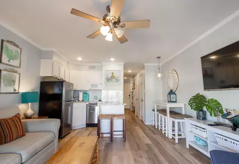 6102 Seawall Blvd #212B, Galveston, TX 77551