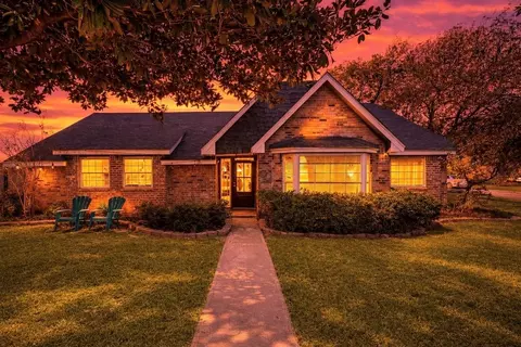 8019 Green Lawn Dr, Houston, TX 77088