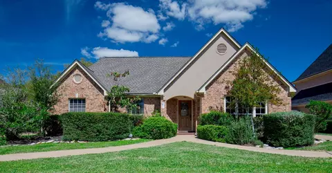 3411 Honeylocust Dr, Sugar Land, TX 77479
