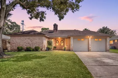 2109 Victoria Ct, League City, TX 77573