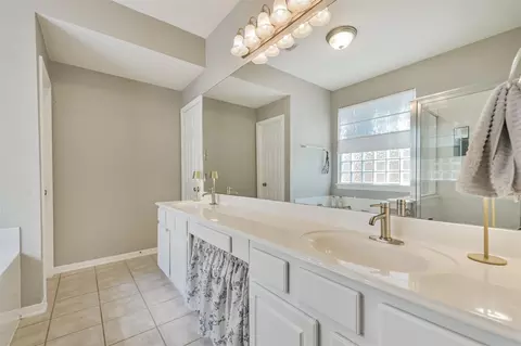 Bath - 2310 Marblecrest Ln, Spring, TX 77386 photo 1 of 4