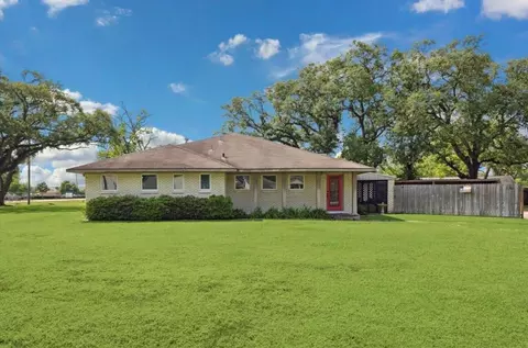 3224 Patricia Ln, Pearland, TX 77581