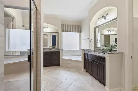Bath - 31209 Wooded Glen Ln, Spring, TX 77386 photo 2 of 6