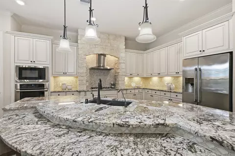 Kitchen - 31209 Wooded Glen Ln, Spring, TX 77386 photo 4 of 5