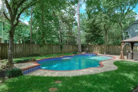 18 Glade Bank Pl, The Woodlands, TX 77382