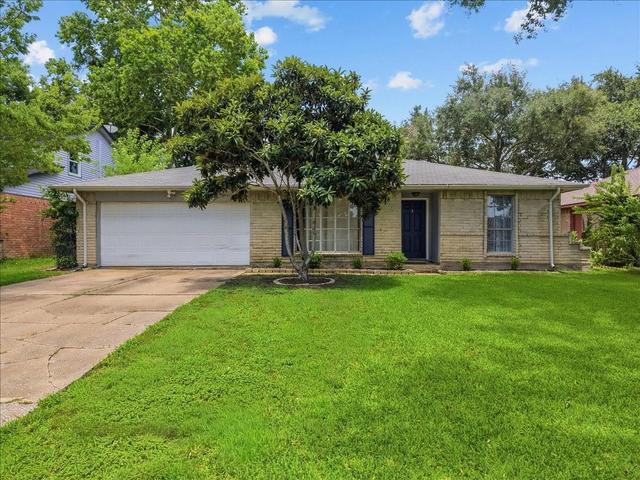 17115 Bougainvilla Ln, Friendswood, TX 77546